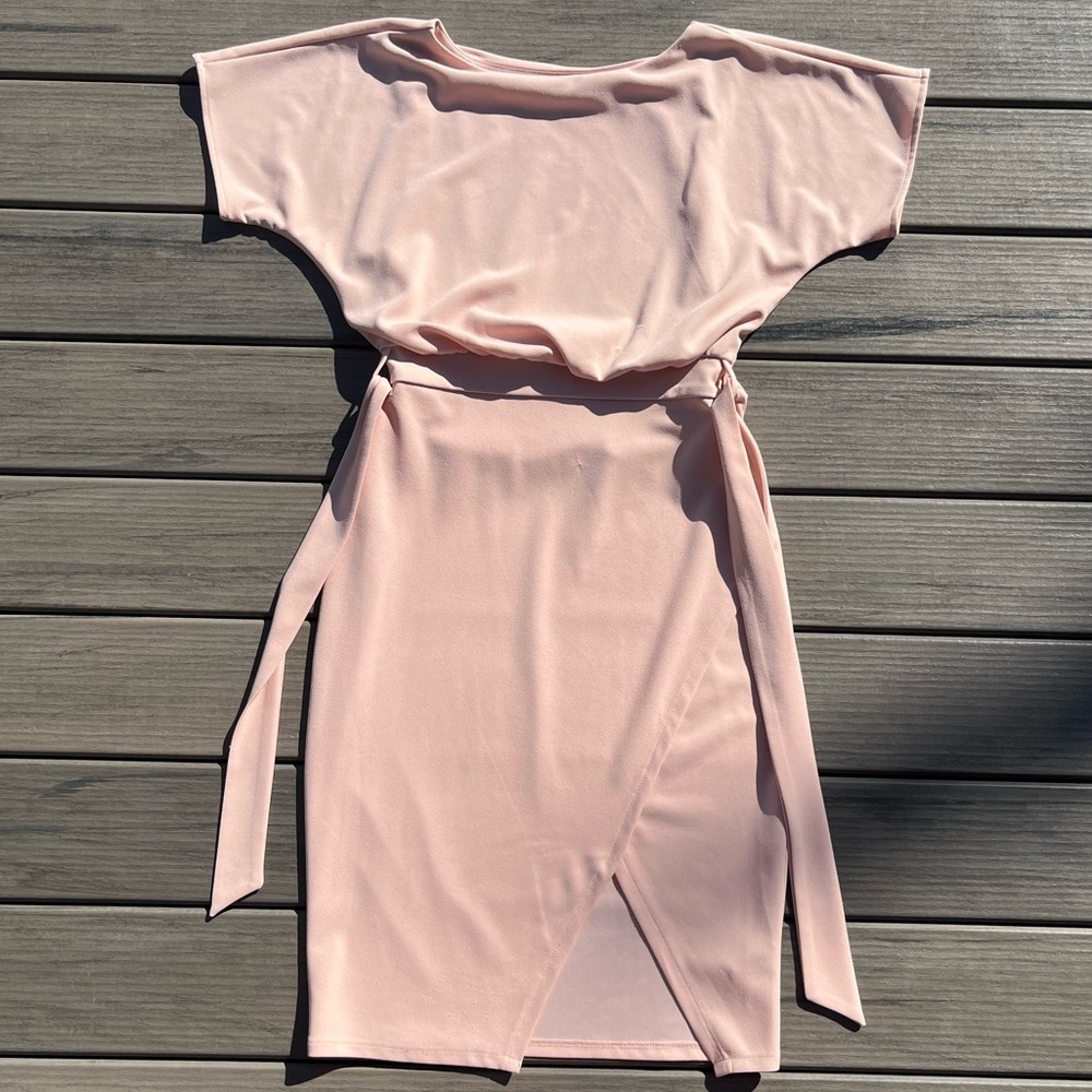 Kensie; Baby Pink/Blush; Adjustable/Belted Waist; Blouson Split Wrap Dress; 6